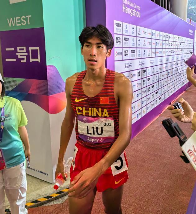 包含土耳其大胜立陶宛，欧预赛积分榜迅速攀升的词条